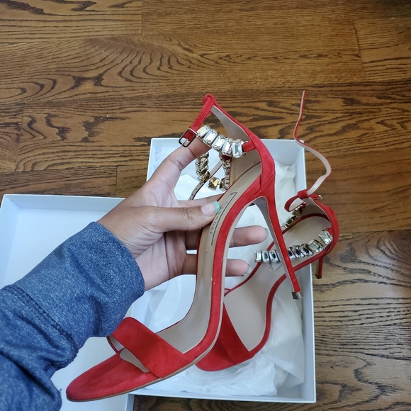 Gorgeous red bejeweled sandals - Picture 7 of 8